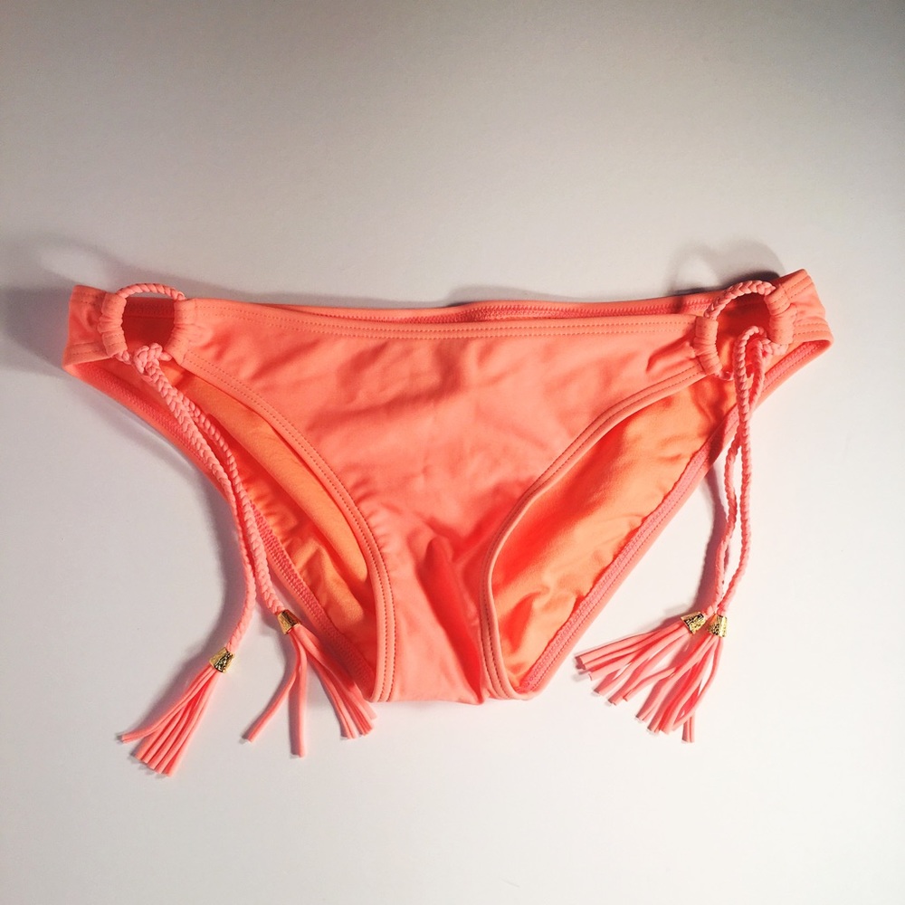 Gianni Bini Sunkissed Solid Sol Tassel Bottoms